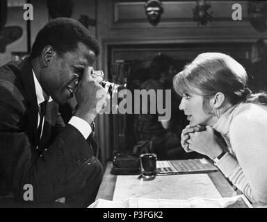 Pellicola originale titolo: L'uomo perduto. Titolo inglese: l'uomo perduto. Regista: robert ALAN AURTHUR. Anno: 1969. Stelle: Sidney Poitier; JOANNA SHIMKUS. Credito: Universal Pictures / Album Foto Stock