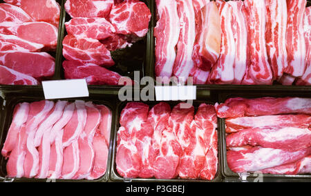 Carni fresche nel mercato Foto Stock