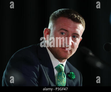 Paddy Barnes durante la conferenza stampa al Windsor Park di Belfast. Foto Stock