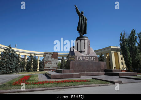 Volgograd, Russia. Xviii Jun, 2018. Piazza Lenin a Volgograd è visto prima del 2018 della Coppa del Mondo FIFA Gruppo G match tra la Tunisia e l'Inghilterra a Volgograd Arena il 18 giugno 2018 a Volgograd, Russia. (Foto di Daniel Chesterton/phcimages.com) Credit: Immagini di PHC/Alamy Live News Foto Stock