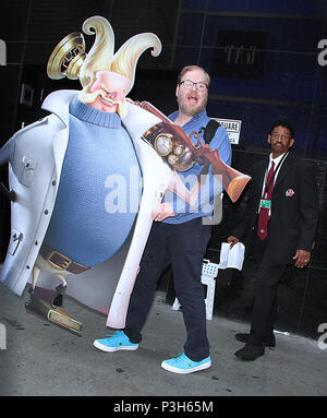 NEW YORK, NY - 18 Giugno: Jim Gaffigan a Good Morning America promozione Hotel Transilvania 3 vacanza estiva in New York. Giugno 18, 2018. Credito: RW/MediaPunch Foto Stock