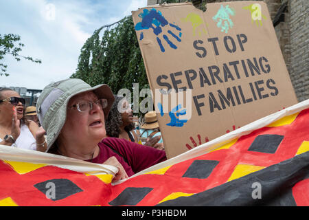 Detroit, Michigan STATI UNITI D'America - 18 Giugno 2018 - Diverse centinaia di persone si sono stretti a Detroit per sostenere i poveri popoli campagna contro la povertà, razzismo, militarismo e devastazione ecologica. Credito: Jim West/Alamy Live News Foto Stock