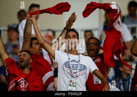Volgograd, Russia. Il 18 giugno, 2018. Tunisia tifosi durante il 2018 Coppa del Mondo FIFA Gruppo G match tra la Tunisia e l'Inghilterra a Volgograd Arena il 18 giugno 2018 a Volgograd, Russia. Credito: Immagini di PHC/Alamy Live News Foto Stock