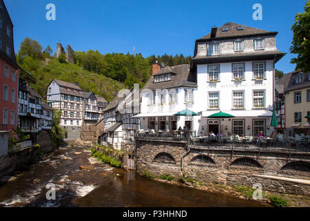 Germania, regione Eifel, la città di Monschau, storica cittadina sul fiume Rur, Horchem Hotel e ristorante Tomasa. Deutschland, Eifel, in der Innensta Foto Stock