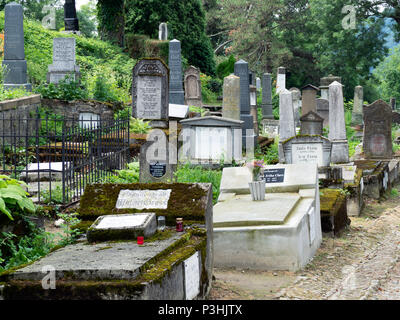 Antiche tombe in chiesa sulla collina icemetery, Sighisoara, Romania Foto Stock