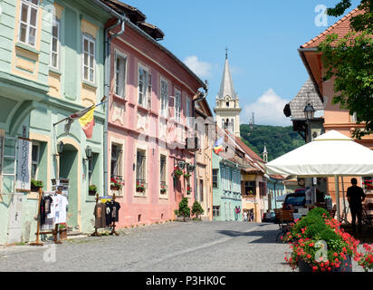 Sighisoara, Romania - 27 Giugno 2017 : Vista della vecchia città medievale in una giornata di sole. Sighisoara è elencato come Sito del Patrimonio Culturale Mondiale dell'UNESCO Foto Stock