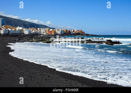 New Scenic 5 posti spiaggia di sabbia nera Jardin in Puerto de la Cruz, Tenerife, Isole Canarie, Spagna Foto Stock