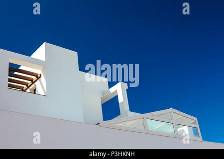 Frammento astratto di architettura white house di Lanzarote. Edificio tradizionale esterno. sfondo Foto Stock