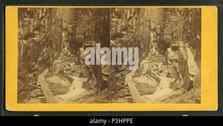 . Visitatori presso il Flume, 1867. Copertura: 1864?-1880?. Fonte impronta: Lincoln e nuovo Hampton, N.H. : H.S. Fifield , 1864?-1880?. Elemento digitale pubblicata 6-14-2006; aggiornato 2-23-2010. 371 Visitatori presso il Flume, 1867, da H. S. Fifield 5 Foto Stock