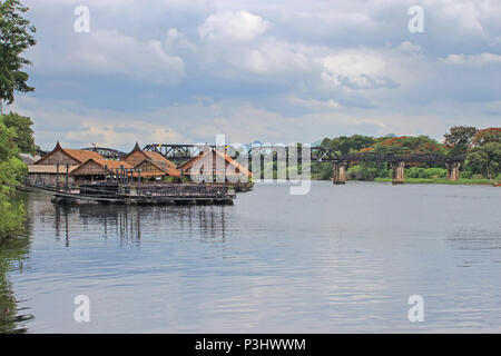 Storico ponte sul fiume Kwai, La ferrovia della morte, Kanjanaburi Provincia, Thailandia Foto Stock