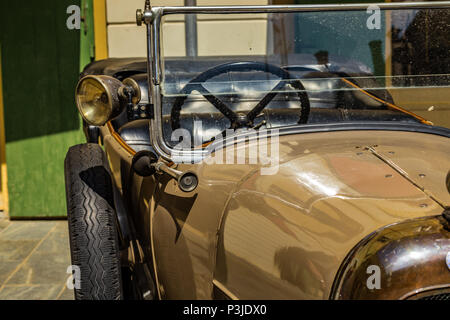 FAENZA (RA), Italia - 9 giugno 2018: una Fiat 501 1924 mostra auto in auto storiche rally Autogirovagando Foto Stock