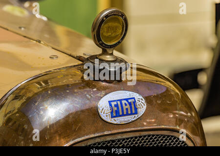 FAENZA (RA), Italia - 9 giugno 2018: una Fiat 501 1924 mostra auto in auto storiche rally Autogirovagando Foto Stock