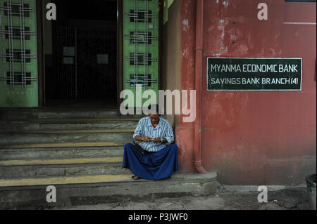 Yangon, Myanmar, ramo di Myanma Banca economica Foto Stock