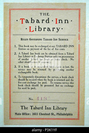 . Inglese: Ex libris di un libro appartenente al Tabard Inn Library . circa 1904. Uploader: B L Clark su Flickr originale: Tabard Inn Library company 4 Tabard Inn Libreria colori bookpate Foto Stock