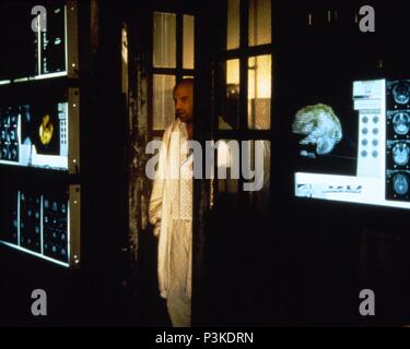 Pellicola originale titolo: dodici scimmie. Titolo inglese: dodici scimmie. Regista: Terry Gilliam. Anno: 1995. Stelle: Bruce Willis. Credito: TRISTAR PICTURES / Album Foto Stock