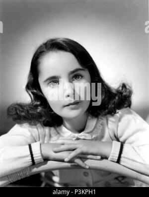 Pellicola originale titolo: c'è un nato ogni minuto. Titolo inglese: c'è un nato ogni minuto. Regista: Harold giovani. Anno: 1942. Stelle: Elizabeth Taylor. Credito: Universal Pictures / Album Foto Stock