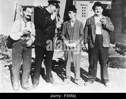 Pellicola originale titolo: grandi affari. Titolo inglese: grandi affari. Regista: james W. HORNE. Anno: 1929. Stelle: Oliver Hardy Stan Laurel; JAMES FINLAYSON. Credito: M.G.M / Album Foto Stock