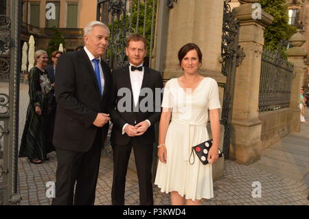 A DRESDA, GERMANIA - Giugno 08, 2018: Klaus Wowereit Primo ministro del Land di Sassonia Michael Kretschmer e il suo partner Annet Hofmann Foto Stock