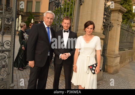 A DRESDA, GERMANIA - Giugno 08, 2018: Klaus Wowereit Primo ministro del Land di Sassonia Michael Kretschmer e il suo partner Annet Hofmann Foto Stock