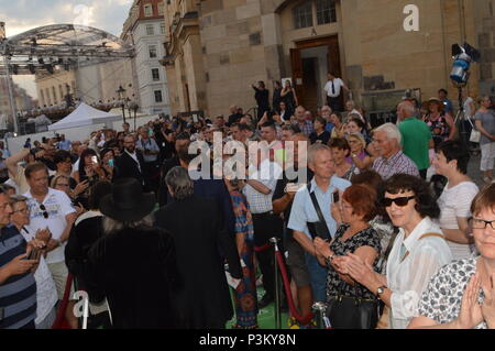 A DRESDA, GERMANIA - Giugno 08, 2018: Nana Mouskouri durante la cultura europea Awards ( Europaeischer Kulturpreis ) TAURUS Foto Stock