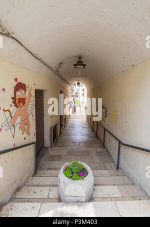 Grottaglie (Italia) - La città in provincia di Taranto Puglia, Italia meridionale, famosa per la ceramica artistica. Qui il suggestivo centro storico Foto Stock