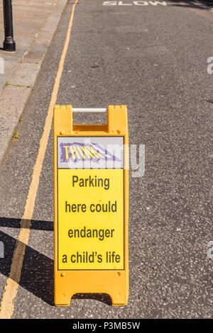 Scuola di segnaletica stradale Foto Stock