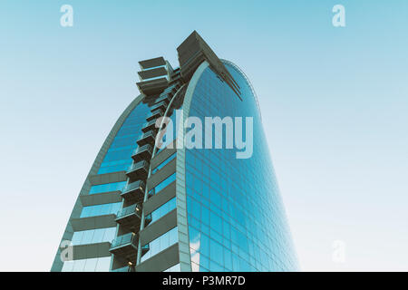 E moderno grattacielo, Barcellona, in Catalogna, Spagna Foto Stock
