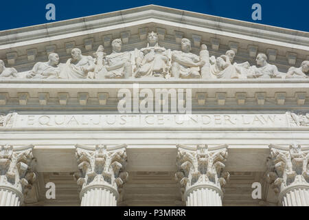 La Corte Suprema è la sede della Corte suprema del ramo giudiziario degli Stati Uniti d'America. Completato nel 1935, è situato in th Foto Stock