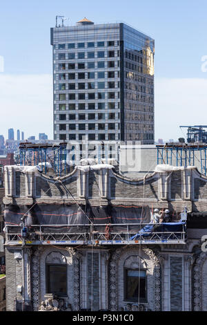 Lavori di restauro su quattro Park Avenue, un edificio che originariamente era il Vanderbilt Hotel, New York, Stati Uniti d'America Foto Stock