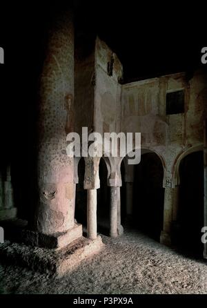 INTERIOR DE LA ERMITA DE SAN BAUDELIO DE BERLANGA - MOZARABE - SIGLO XI. Posizione: Ermita de San BAUDELIO, CASILLAS DE BERLANGA, Spagna. Foto Stock