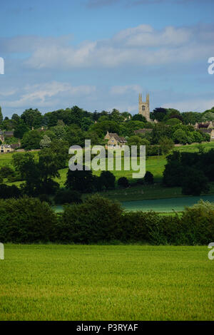 Villaggio Collyweston visto dal Jurassic così come passa attraverso il Welland Valley Foto Stock