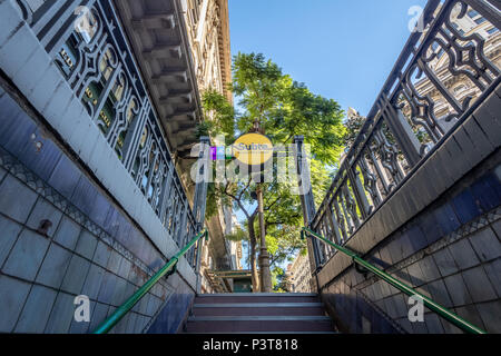 La metropolitana (Subte) Segno in uscita della metropolitana di Buenos Aires - Buenos Aires, Argentina Foto Stock