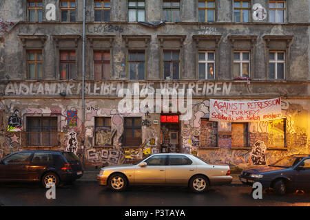 Berlino, Germania, occupato casa in Kleine Rosenthaler Strasse angolo in Linienstrasse Berlin-Mitte Foto Stock