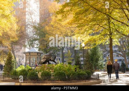 Rittenhouse Square nel tardo autunno, Philadelphia, Pennsylvania, STATI UNITI D'AMERICA Foto Stock