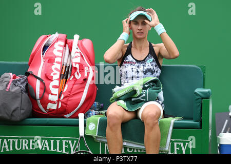 Birmingham, Regno Unito. Xix Jun, 2018. Leisa Tsurenko dell'Ucraina durante il suo match di primo turno contro Heather Watson di Gran Bretagna . Natura Valle Classic 2018, internazionale di tennis femminile, giorno 2 al Edgbaston Priory Club a Birmingham, Inghilterra martedì 19 giugno 2018. pic da Andrew Orchard/Alamy Live News Foto Stock