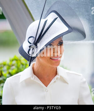 Royal Ascot, Berkshire, UK 19 giugno 2018 Meghan Duchessa di Sussex il primo giorno di Royal Ascot 19 giugno 2018 Credit John Beasley Foto Stock