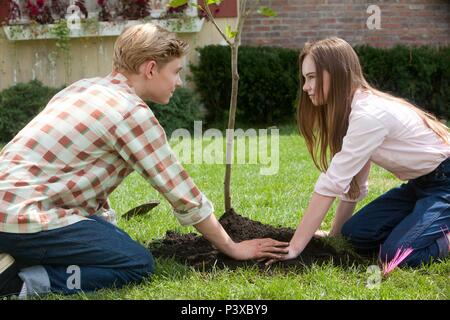 Pellicola originale titolo: capovolto. Titolo inglese: capovolto. Regista: rob reiner. Anno: 2010. Stelle: MADELINE CARROLL; CALLAN MCAULIFFE. Credito: Castle Rock Entertainment / Vetro, BEN / Album Foto Stock
