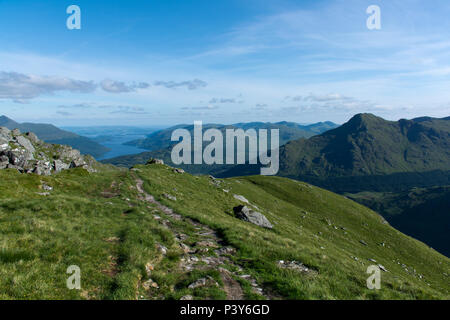 Vista del Loch Lomond dal Ben Vorlich, Regno Unito Foto Stock