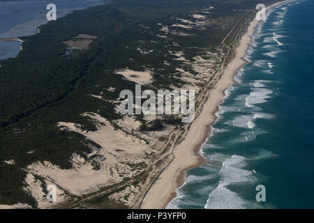 Vista aérea da Restinga da Marambaia, Barra de Guaratiba, Rio de Janeiro - RJ - Brasil. Foto Stock