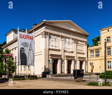 Berlino, Maxim Gorki theater, elegante edificio in pietra progettato dall architetto, Friederich Schinkel, Germania Foto Stock