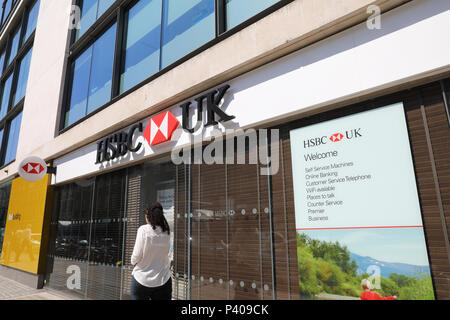 Ramo della HSBC Bank su Tottenham Court Road, nel centro di Londra, Regno Unito Foto Stock