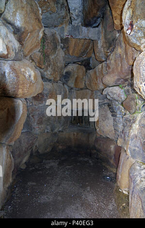 Fortezza preistorica nuraghe Santu Antine, vicino a Torralba, Sardegna, Italia Foto Stock