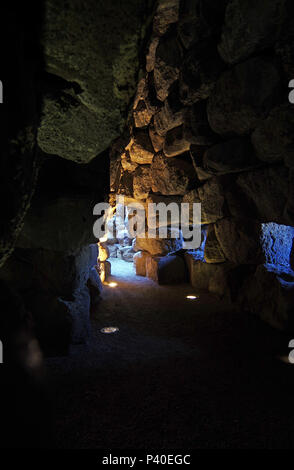 Fortezza preistorica nuraghe Santu Antine, vicino a Torralba, Sardegna, Italia Foto Stock