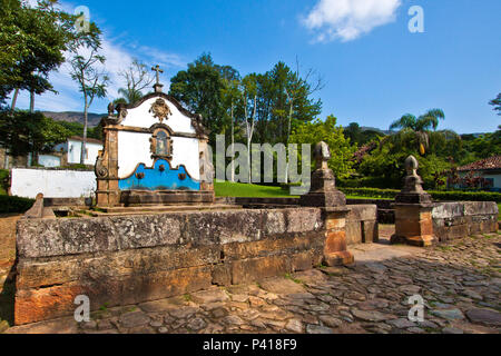 Tiradentes - MG Chafariz de São José Chafariz construido em 1749 água água potável Cidade Histórica Tiradentes Minas Gerais Sudeste Brasil Rua de Pedras Piso Pé de Moleque Foto Stock