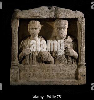 ESTELA funeraria romana - MATRIMONIO ROMANO - SIGLO II. Posizione: Museo Nacional de Arte Romano, Merida. Foto Stock