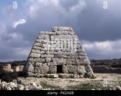 NAVETA DES TUDONS - LUGAR DE ENTERRAMINETO COLECTIVO - EDAD DE BRONCE - 2000 AC. Posizione: TUDONS, CIUDADELA. Foto Stock