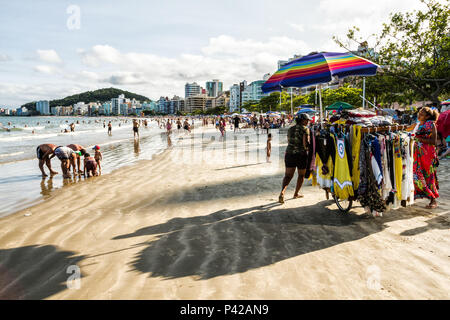 Praia Central na temporada de verão. Itapema, Santa Catarina, Brasile. Foto Stock