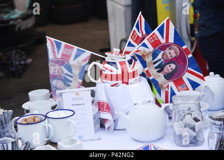 Berlino, Panasonic Jaguar Racing celebra il Royal Wedding sulla pit lane del BMW Berlin E-Prix Dove: Berlino, Germania Quando: 19 maggio 2018 Credit: IPA/WENN.com * * disponibile solo per la pubblicazione in UK, USA, Germania, Austria, Svizzera** Foto Stock