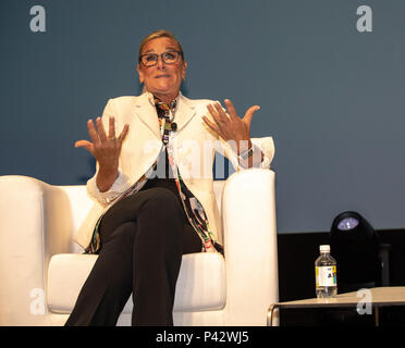 Cannes, Francia, 20 giugno 2018, Angela Ahrendts, Vice presidente senior di Apple Retail frequentare il Cannes Lions Festival - Festival Internazionale di Creatività © ifnm / Alamy Live News Foto Stock