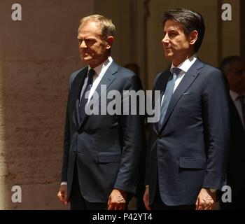 Roma, Italia. Il 20 giugno 2018.A PALAZZO CHIGI IL PRIMO MINISTRO GIUSEPPE CONTE RICEVE IL PRESIDENTE DEL CONSIGLIO UE Donald Tusk - (ANTONIA CESAREO, Roma - 2018-06-20) ps la foto può essere utilizzato rispettando il contesto in cui è stato preso e senza intenti diffamatori della decorazione del popolo rappresentato Credit: Indipendente Photo Agency Srl/Alamy Live News Foto Stock